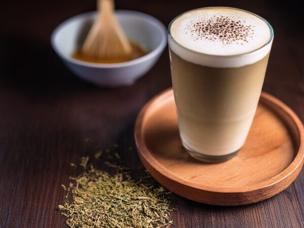 ほうじ茶ラテの風味を甘味料代替で向上。ほうじ茶らしい焙煎感を複数甘味料の特性を活用して再現 | 甘味料開発・選定ナビ ほうじ茶ラテの風味を甘味料代替で向上。ほうじ茶らしい焙煎感を複数甘味料の特性を活用して再現 | 甘味料開発・選定ナビ