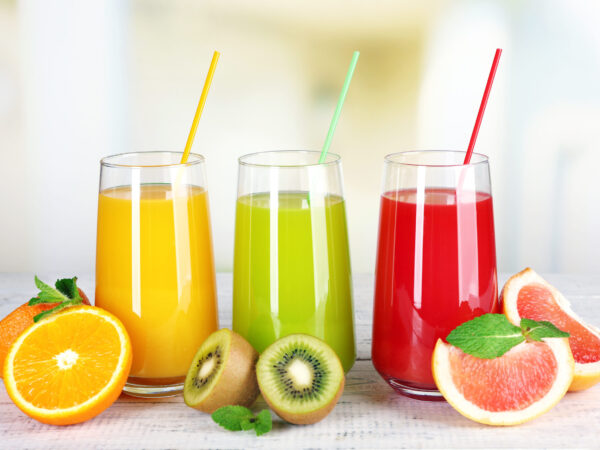 【徹底解説】果汁飲料に高甘味度甘味料が使われる理由とは？りんご、みかん etc. 果汁を引き立てる甘味料を紹介 | 甘味料開発・選定ナビ